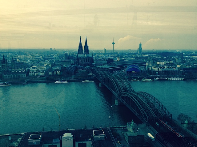 Köln von oben mit Blick auf den Kölner Dom